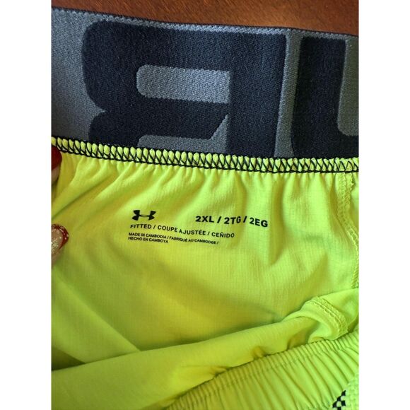 Under Armour 2XL Men's Athletic Shorts Neon Green Gym Run Training Loose Fit - Picture 2 of 5